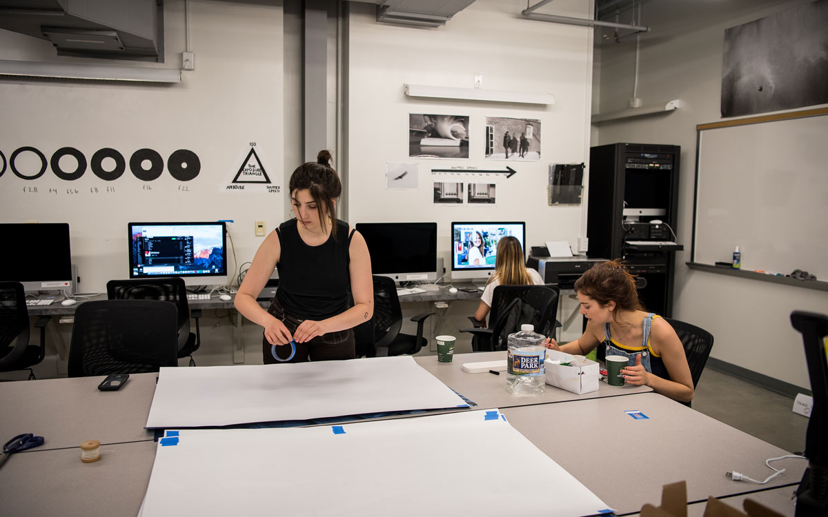 Students in the photography classroom