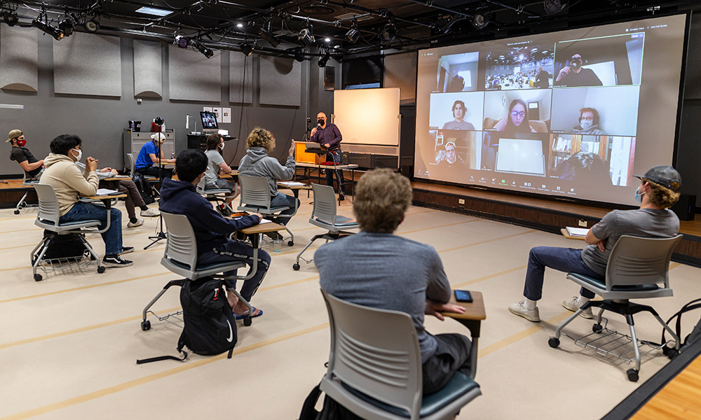 Associate Professor Jonathan Maskit teaching