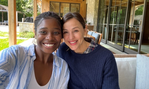 Yaz Simpson ’23 with Jennifer Garner ’94