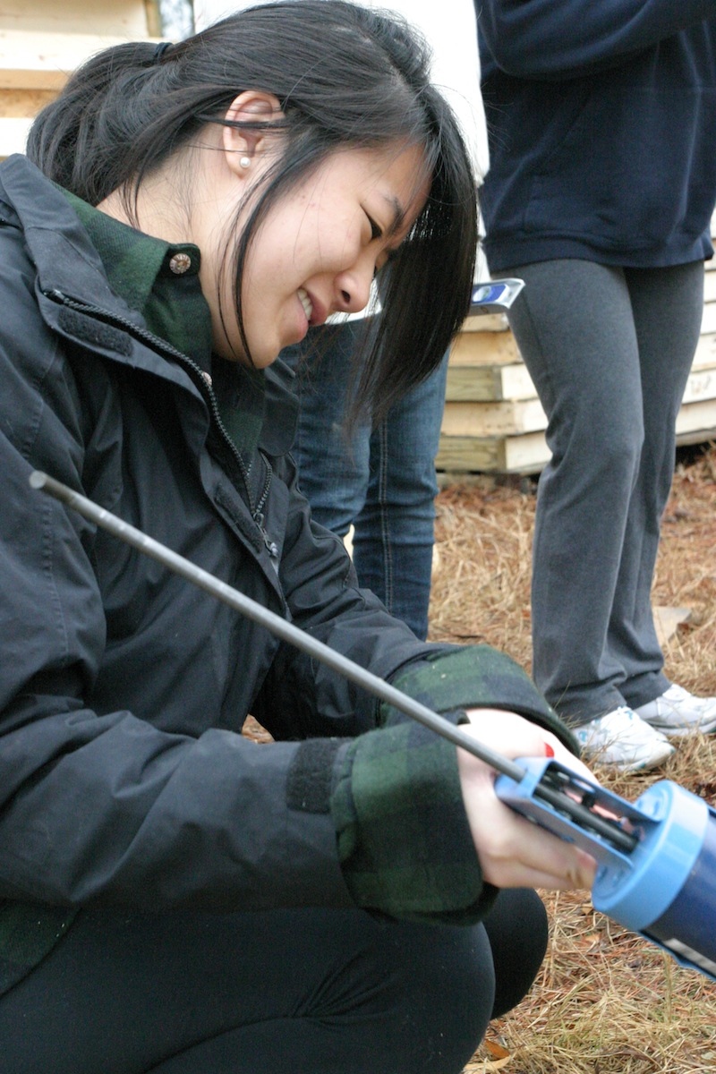 Jenn Nguyen '15, working for Habitat for Humanity.