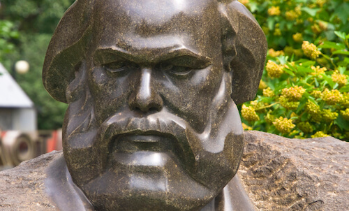 Marxstatue