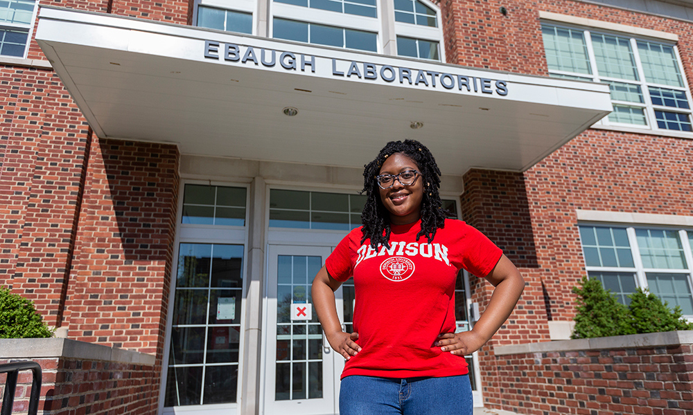 Heaven Wade '21 outside Ebaugh Laboratories