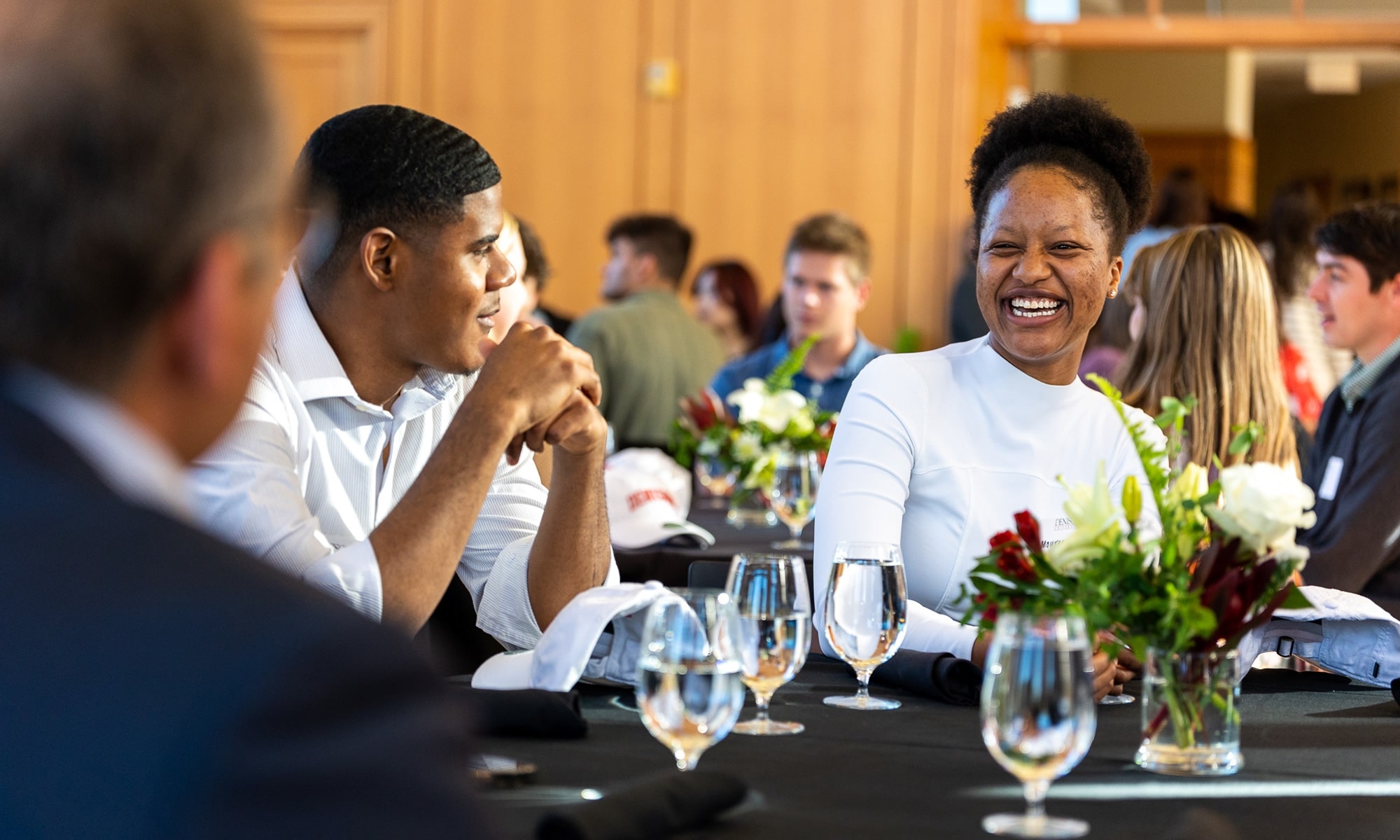 students at the roommate dinner